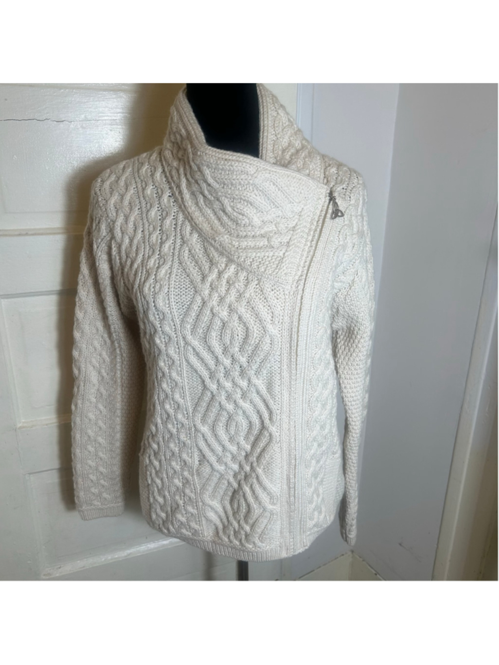 Women's Aran Crafts Merino Wool Cable Knit Cardigan Ireland M Outlander Fall